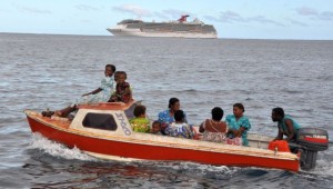 schnell auf die Insel bevor die Touristen an Land kommen